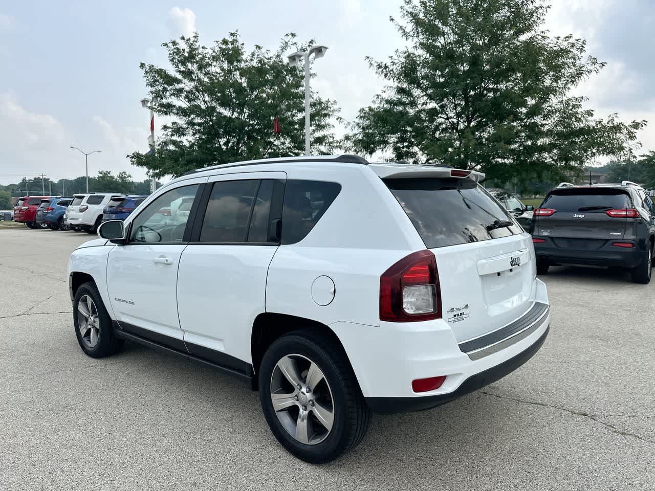 Thumbnail: 2016 Jeep Compass - 11