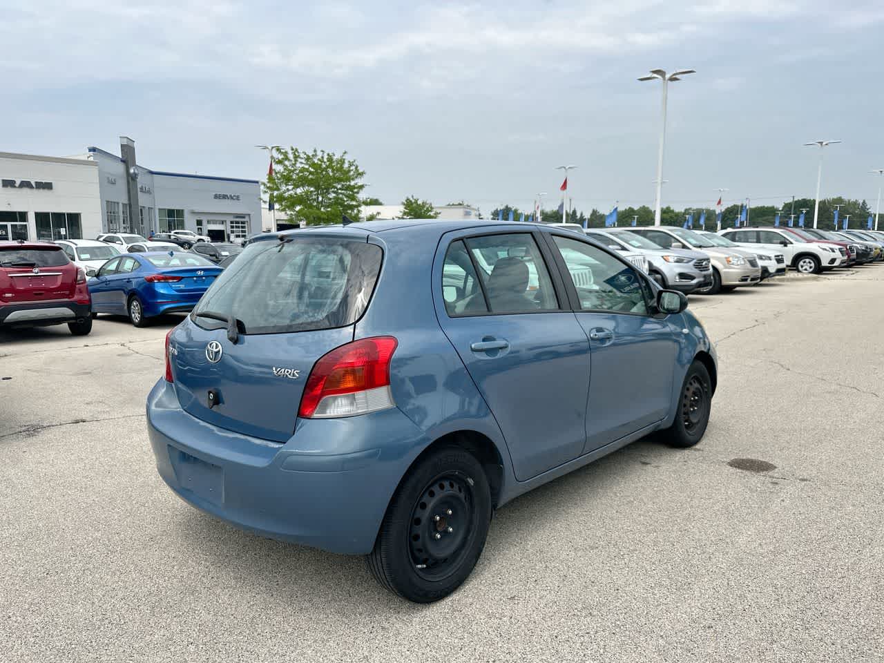 Thumbnail: 2010 Toyota Yaris - 13