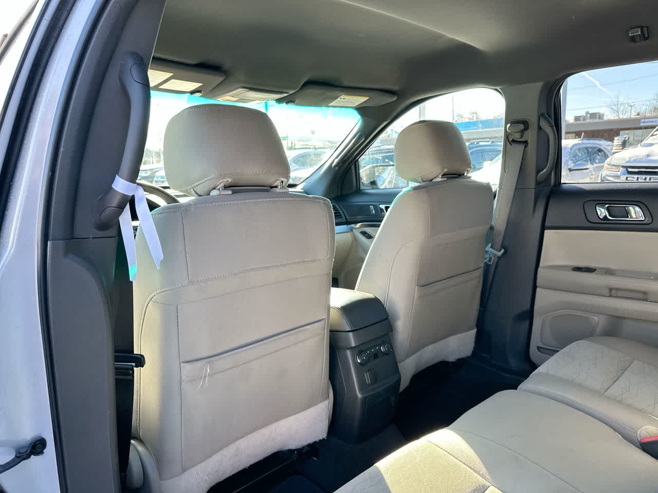 Thumbnail: 2013 Ford Explorer - 23