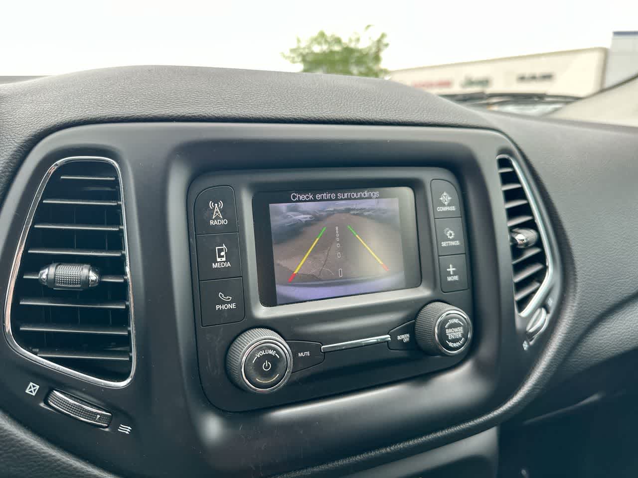 Thumbnail: 2018 Jeep Compass - 31