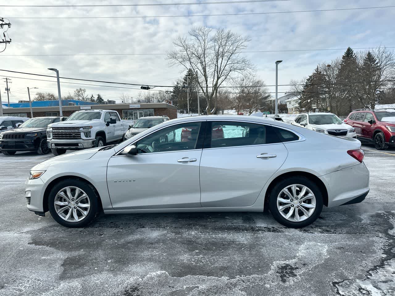 Thumbnail: 2020 Chevrolet Malibu - 10