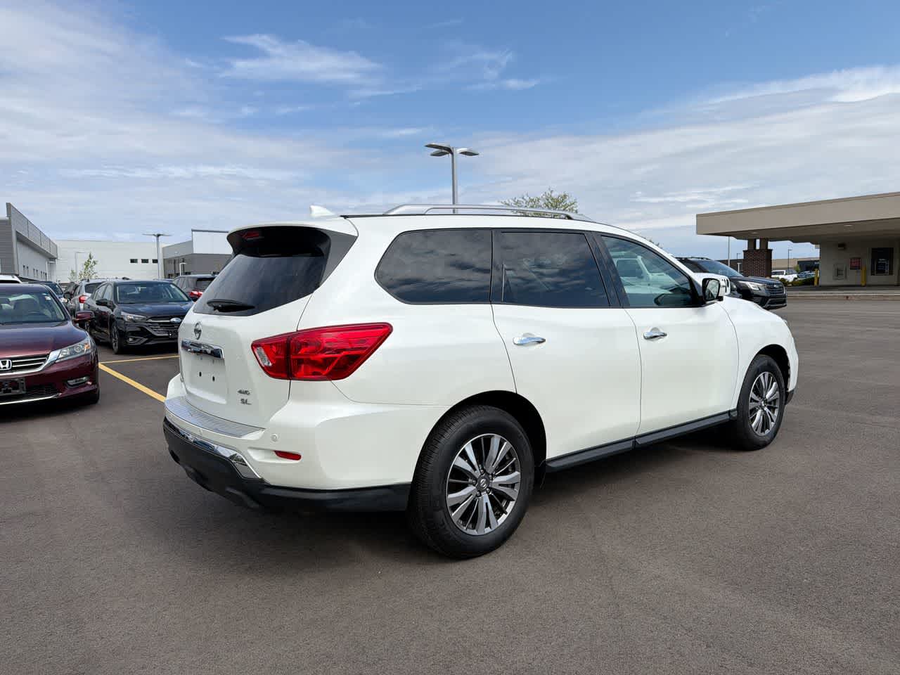 Thumbnail: 2019 Nissan Pathfinder - 13
