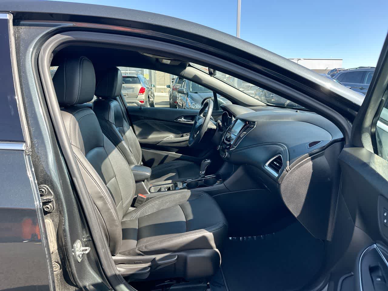 Thumbnail: 2018 Chevrolet Cruze - 26