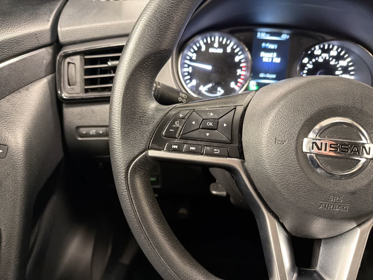 Thumbnail: 2017 Nissan Rogue - 28