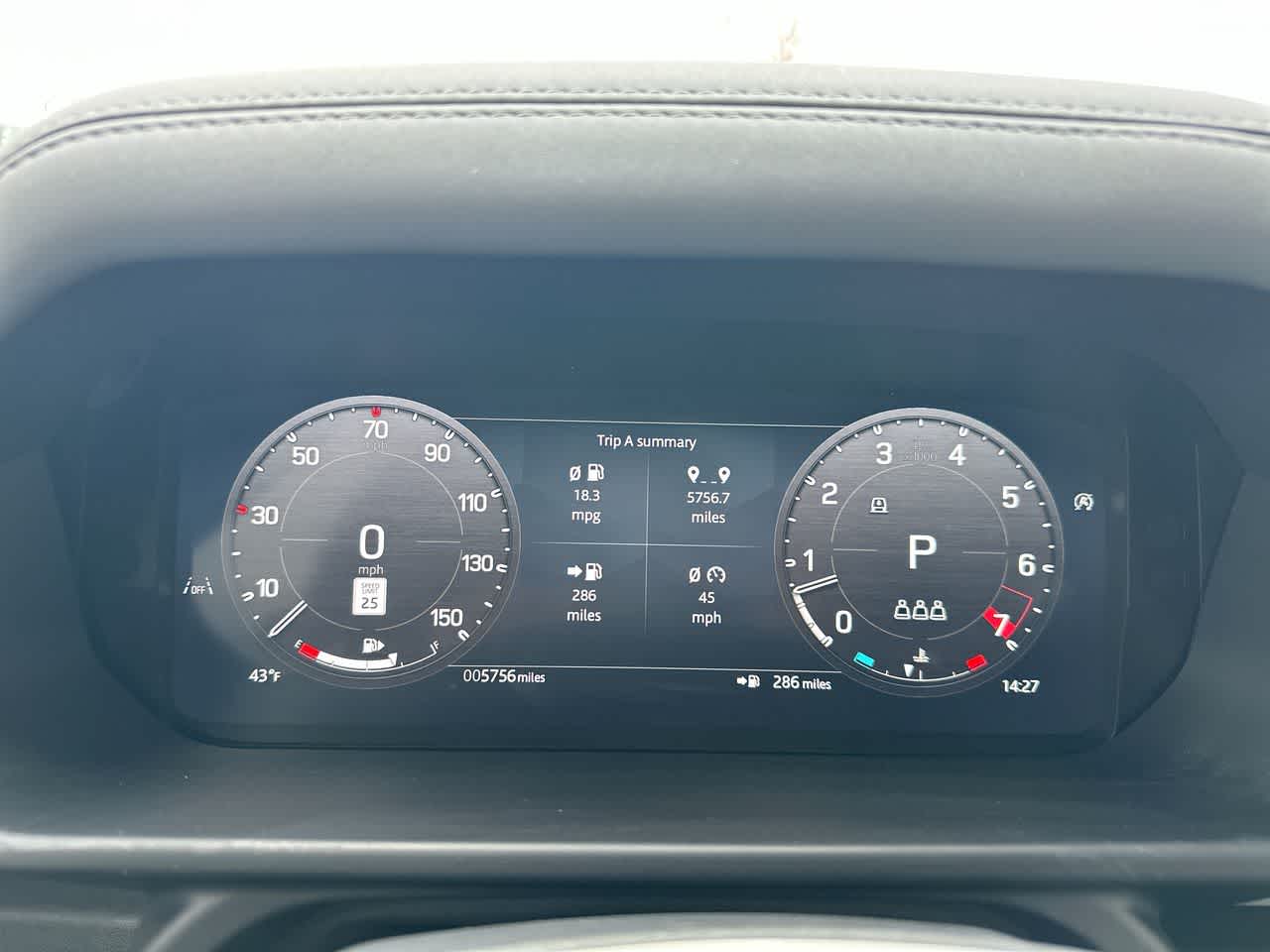 Thumbnail: 2025 Land Rover Defender - 35