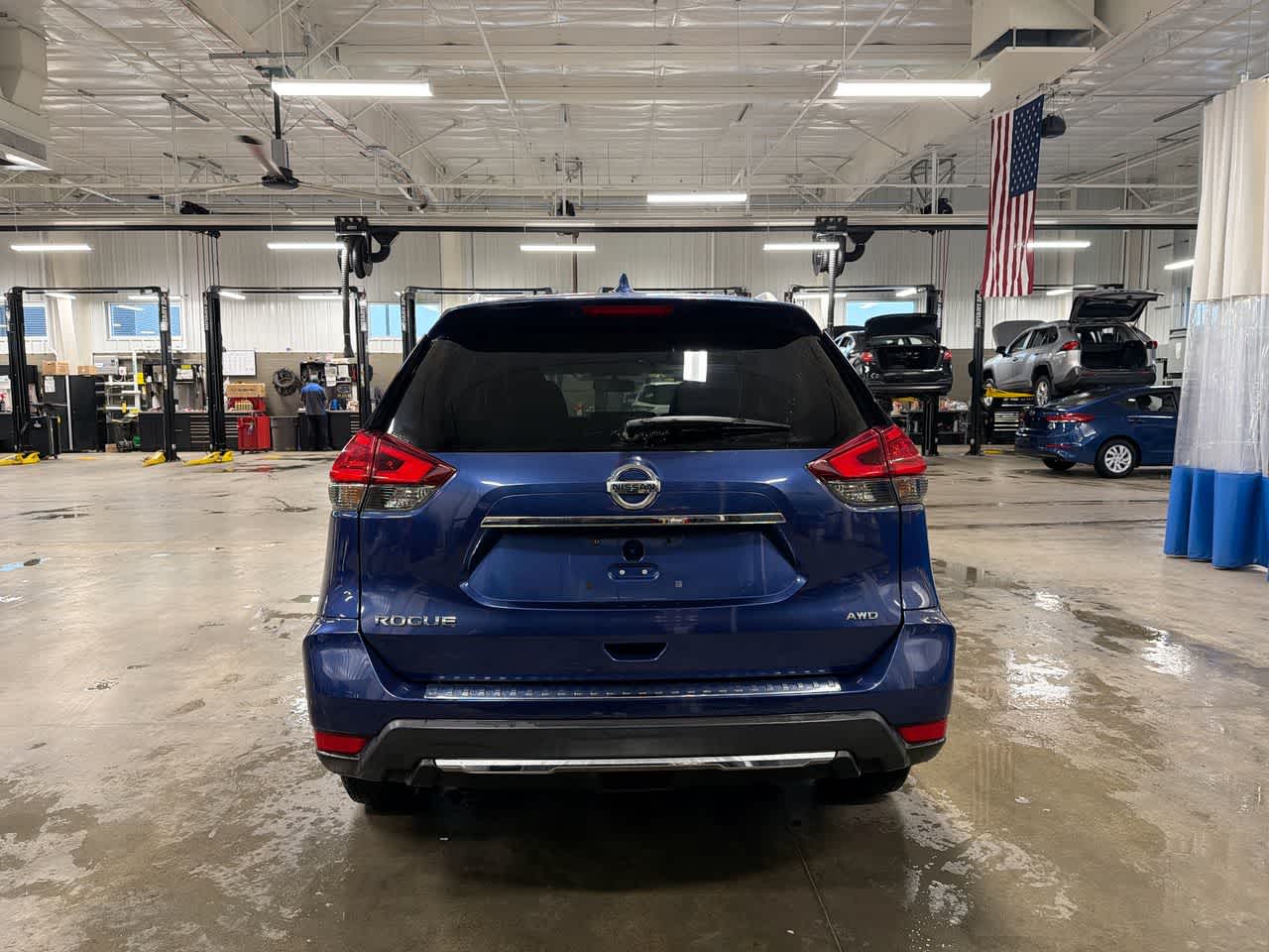 Thumbnail: 2017 Nissan Rogue - 12