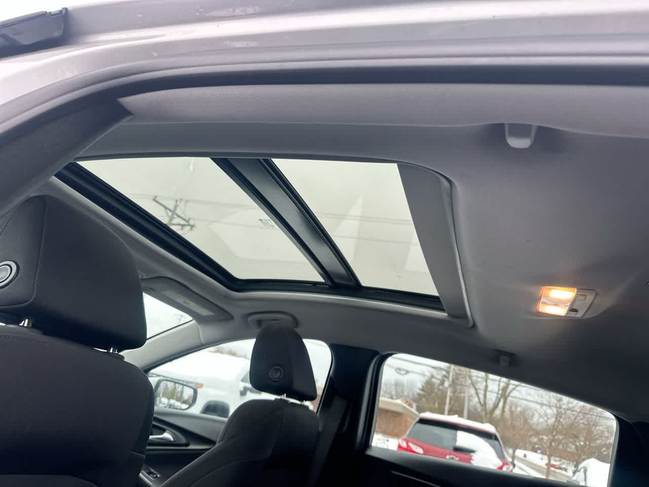 Thumbnail: 2020 Chevrolet Malibu - 24