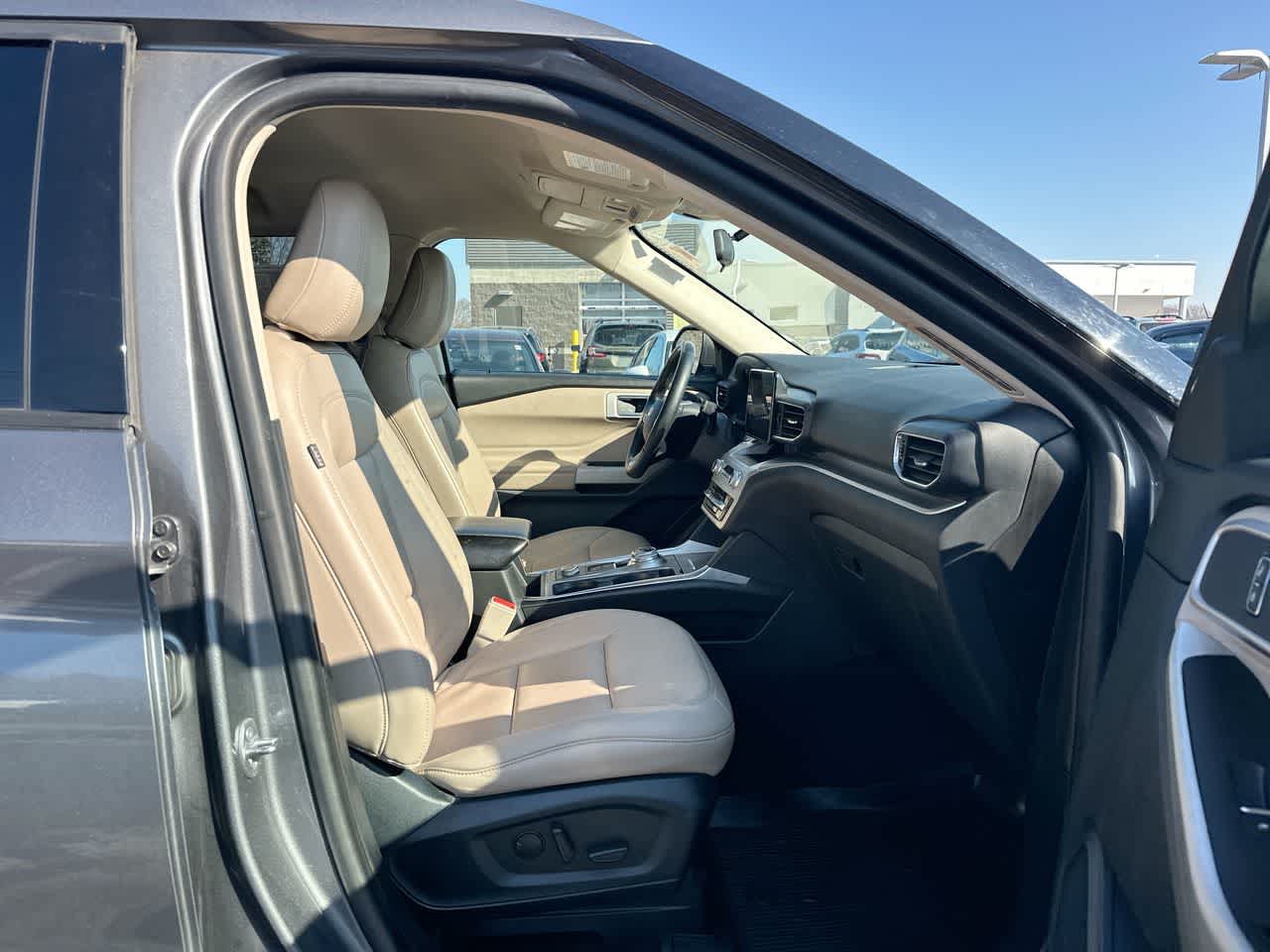 Thumbnail: 2021 Ford Explorer - 27