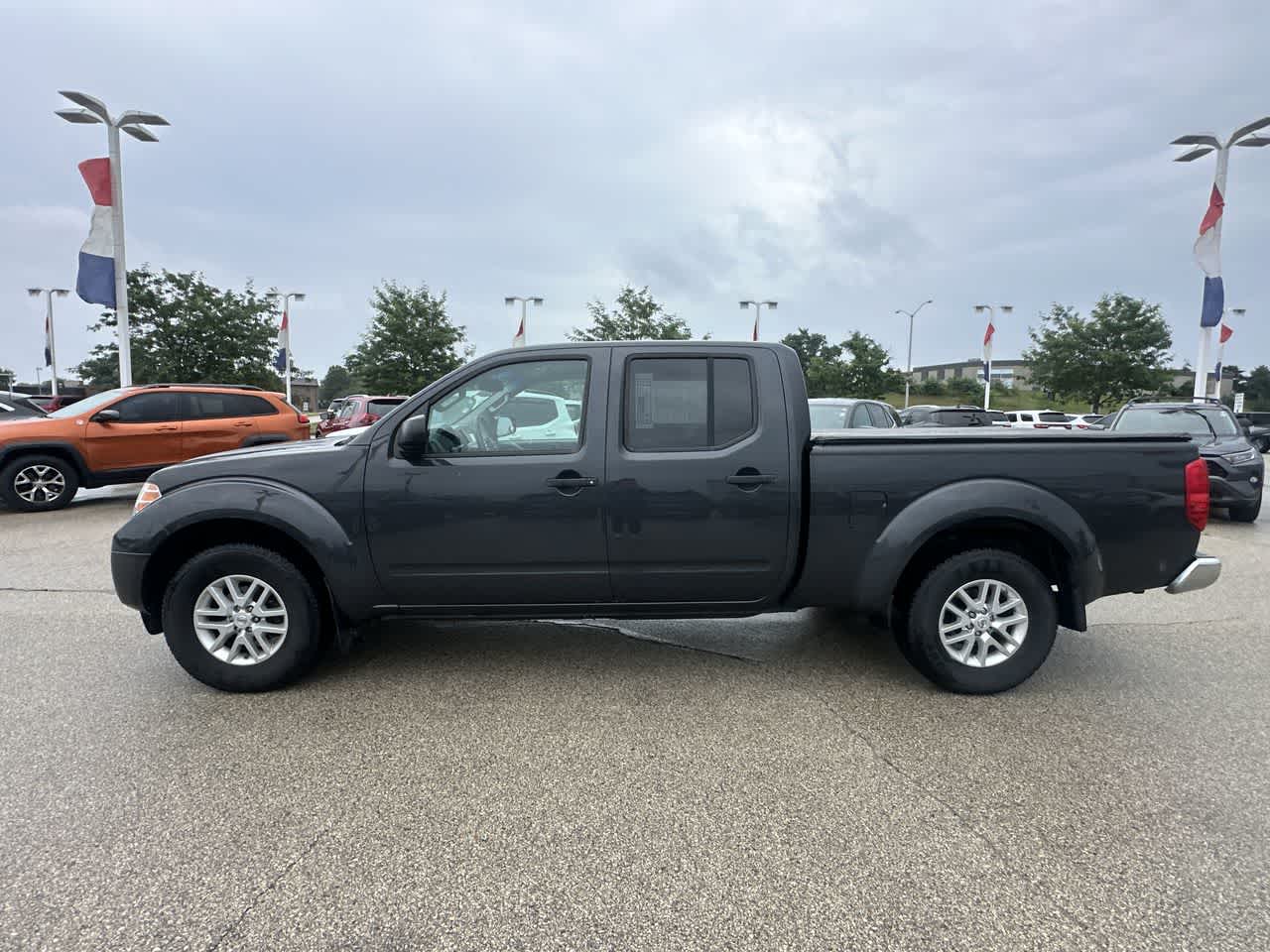 Used 2015 Nissan Frontier SV with VIN 1N6AD0FV3FN756345 for sale in Waukesha, WI