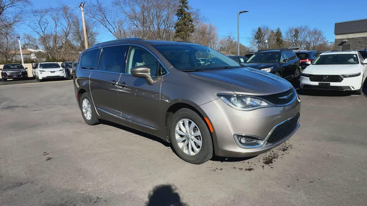 Thumbnail: 2018 Chrysler Pacifica - 2