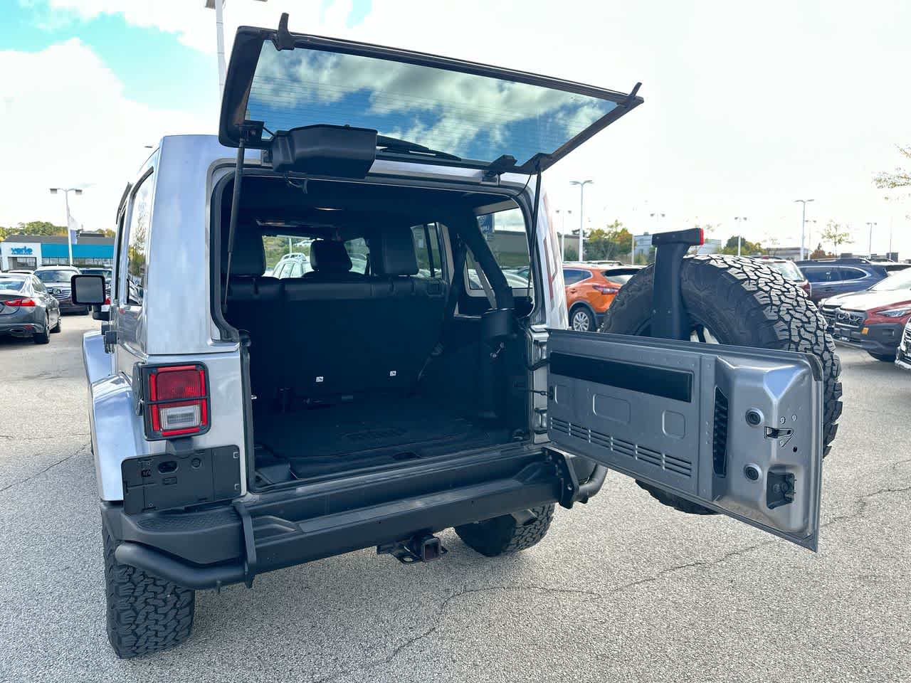 Thumbnail: 2017 Jeep Wrangler - 34