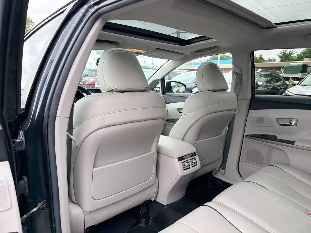Thumbnail: 2014 Toyota Venza - 23