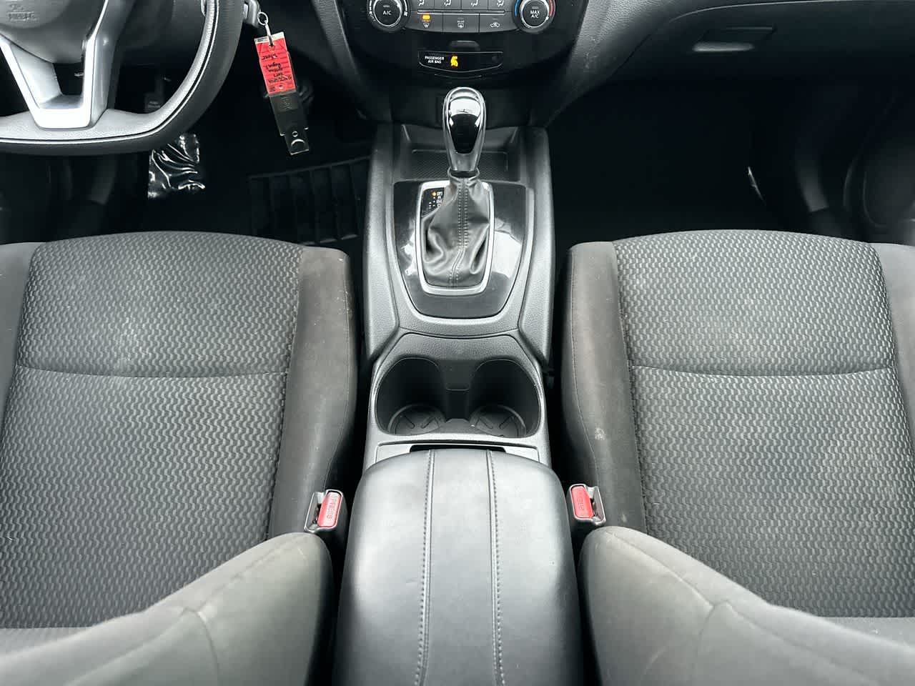 Thumbnail: 2017 Nissan Rogue Sport - 30