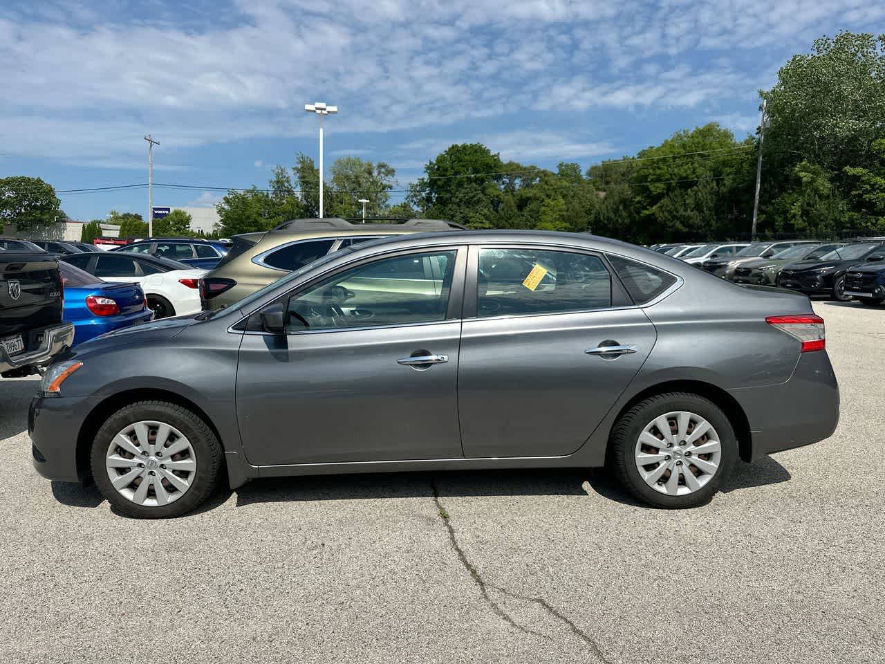 Thumbnail: 2015 Nissan Sentra - 10