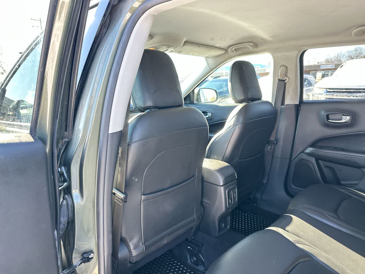 Thumbnail: 2018 Jeep Compass - 23