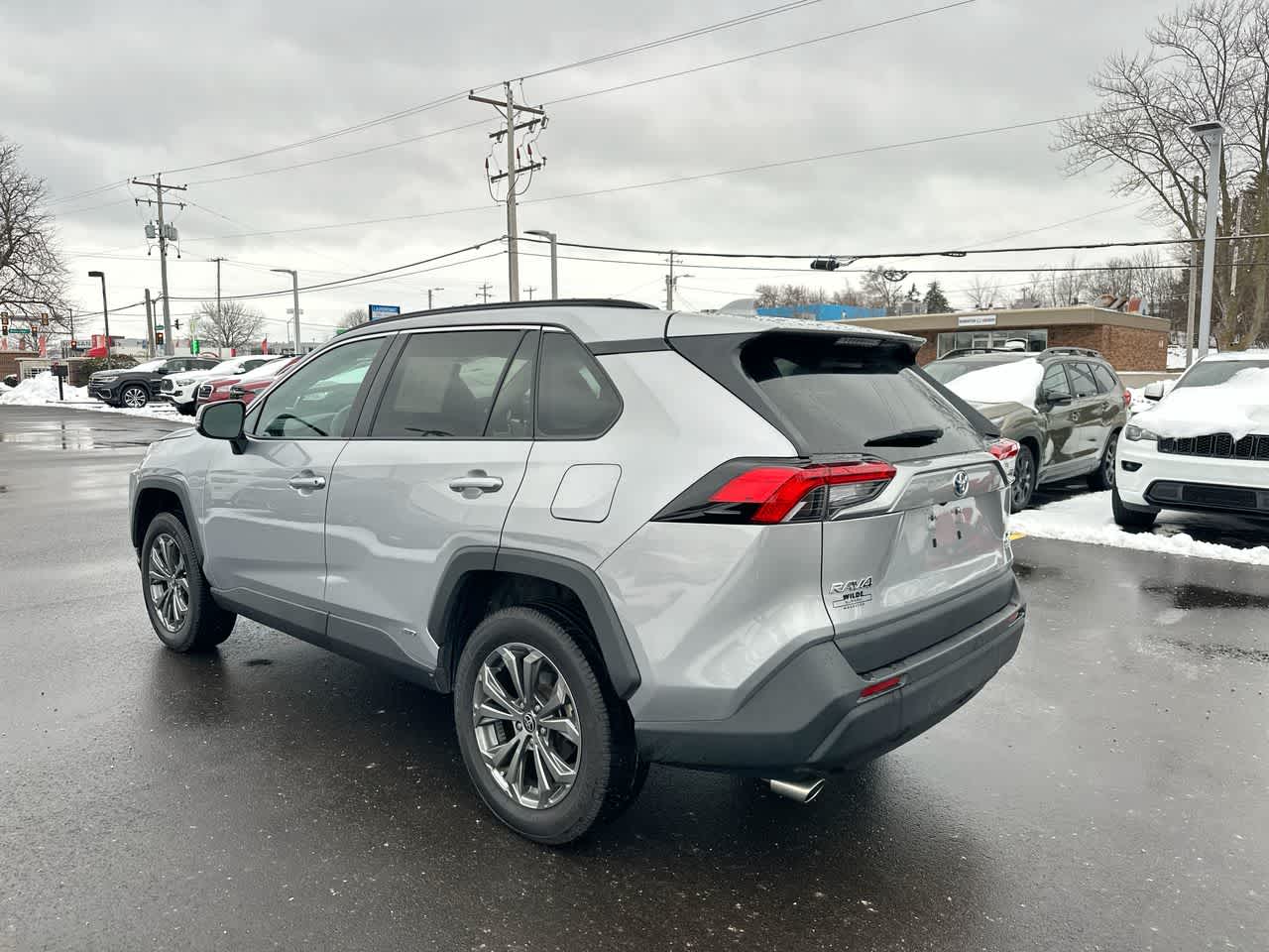 Thumbnail: 2022 Toyota RAV4 - 11