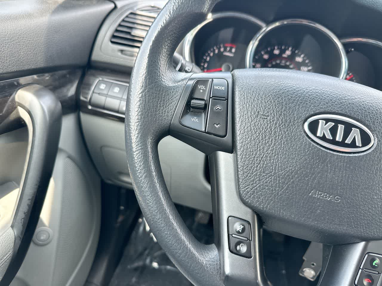 Thumbnail: 2011 Kia Sorento - 28