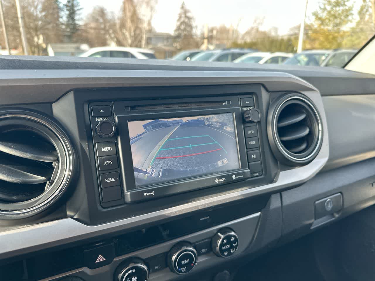 Thumbnail: 2016 Toyota Tacoma - 32