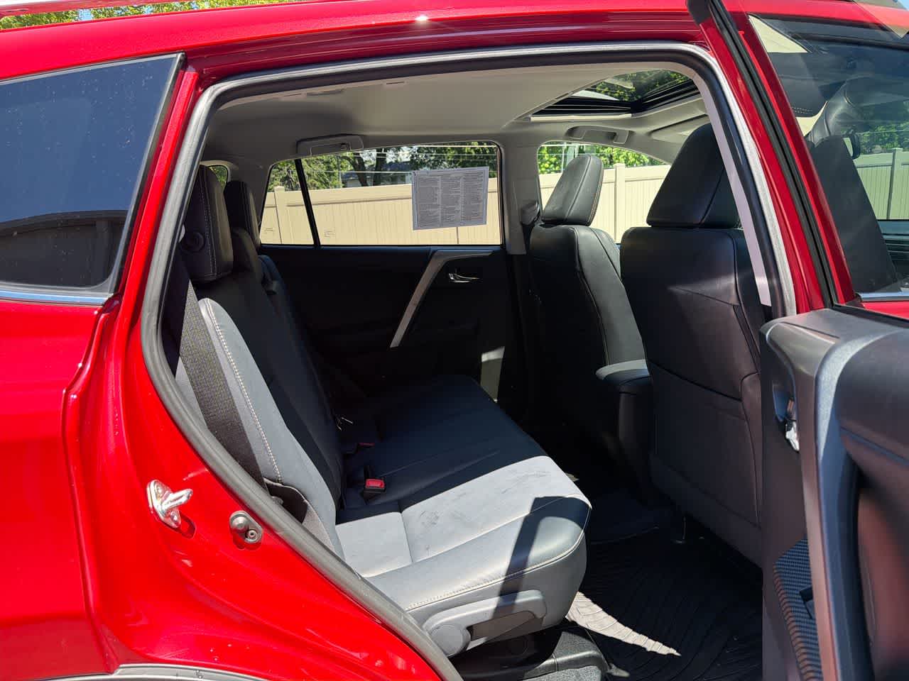 Thumbnail: 2015 Toyota RAV4 - 26