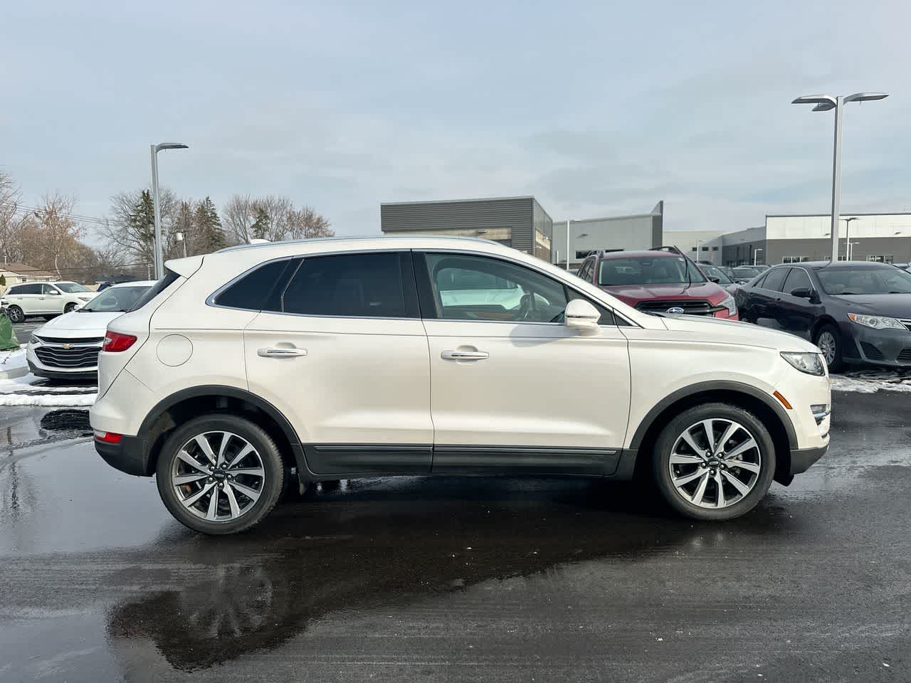 Thumbnail: 2019 Lincoln MKC - 14