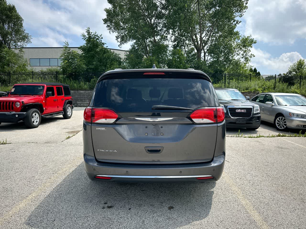 Thumbnail: 2017 Chrysler Pacifica - 22