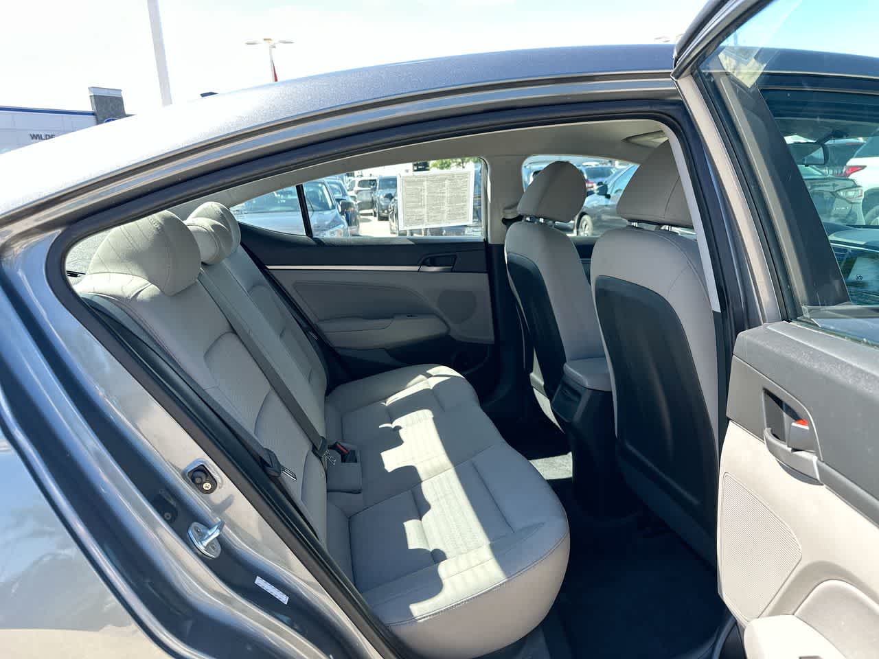 Thumbnail: 2017 Hyundai Elantra - 25