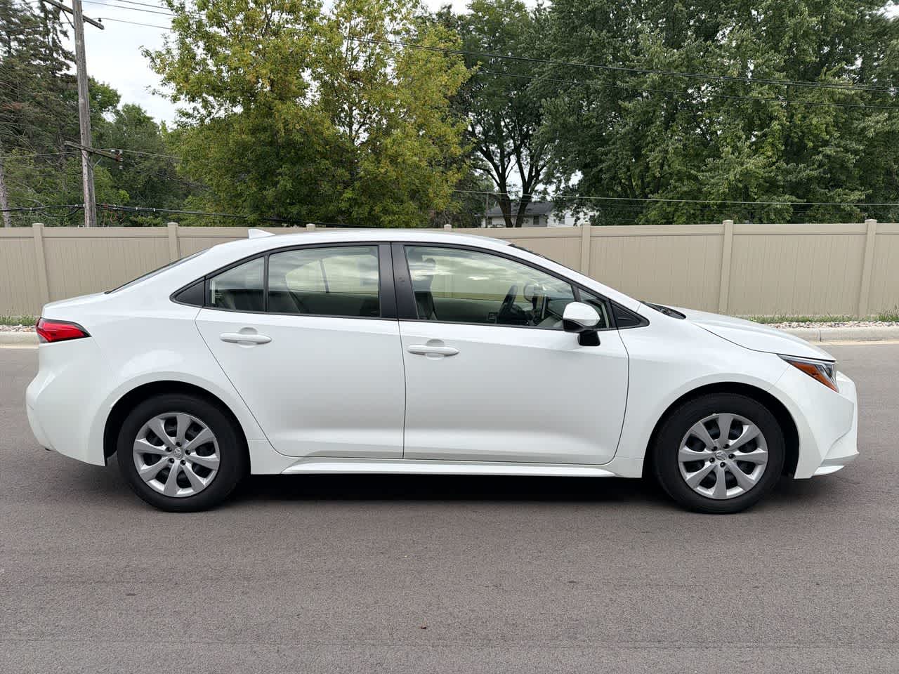 2021 Toyota Corolla LE - Photo 14