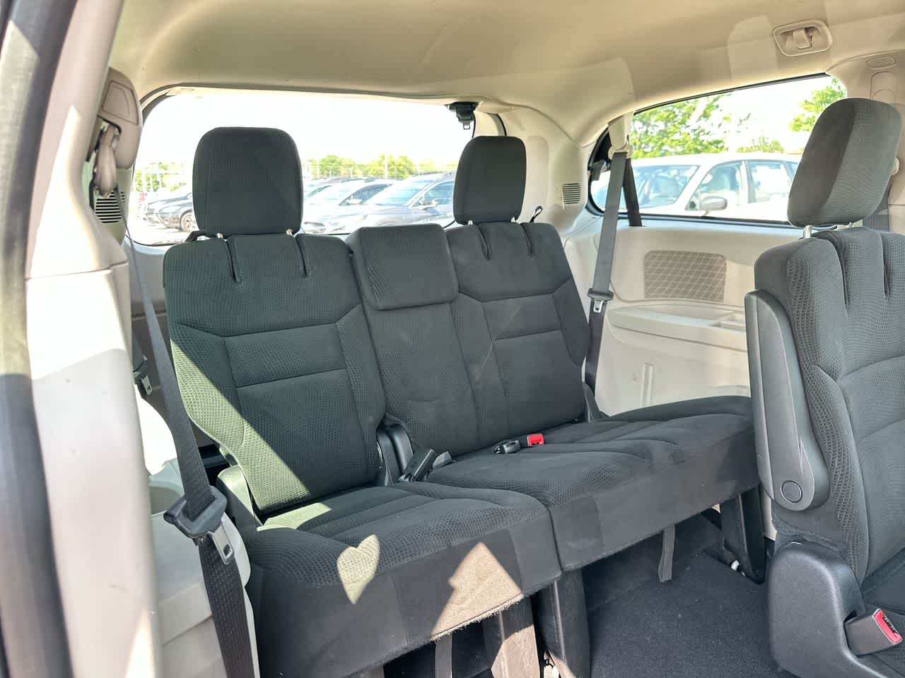 Thumbnail: 2016 Dodge Grand Caravan - 26