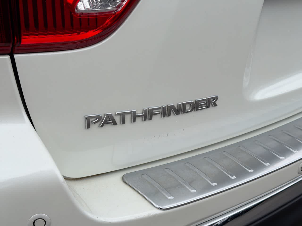 Thumbnail: 2018 Nissan Pathfinder - 17
