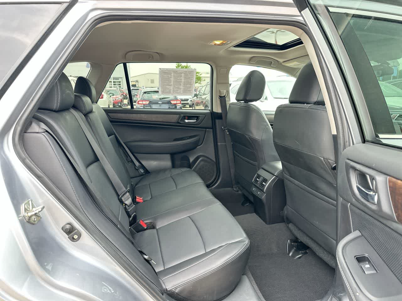2017 Subaru Outback Limited 26