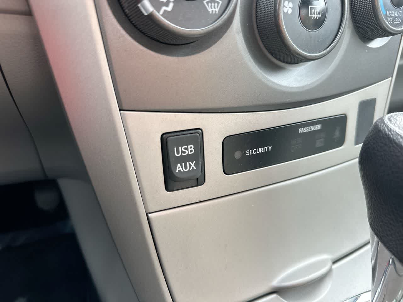 Thumbnail: 2013 Toyota Corolla - 30