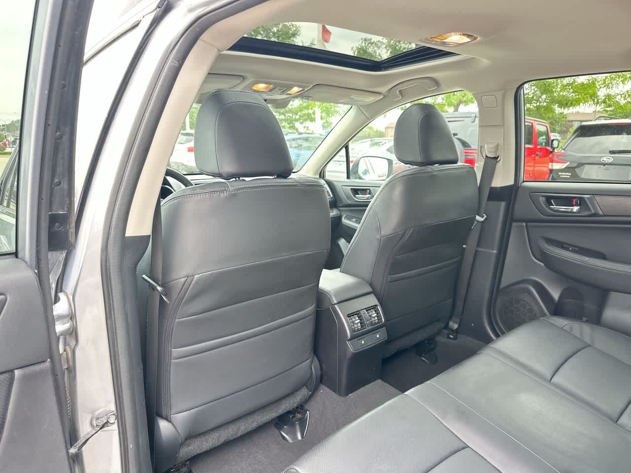 2017 Subaru Outback Limited 23