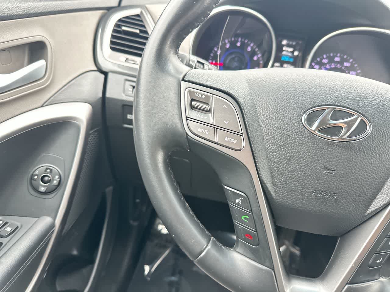 Thumbnail: 2016 Hyundai Santa Fe - 28