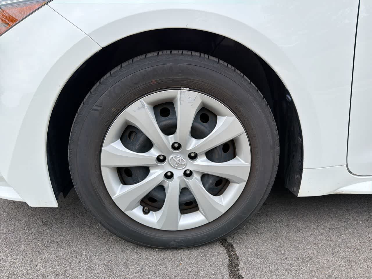 2021 Toyota Corolla LE - Photo 19