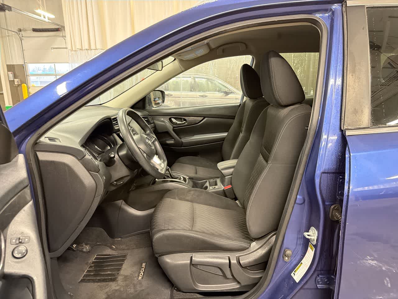 Thumbnail: 2017 Nissan Rogue - 21