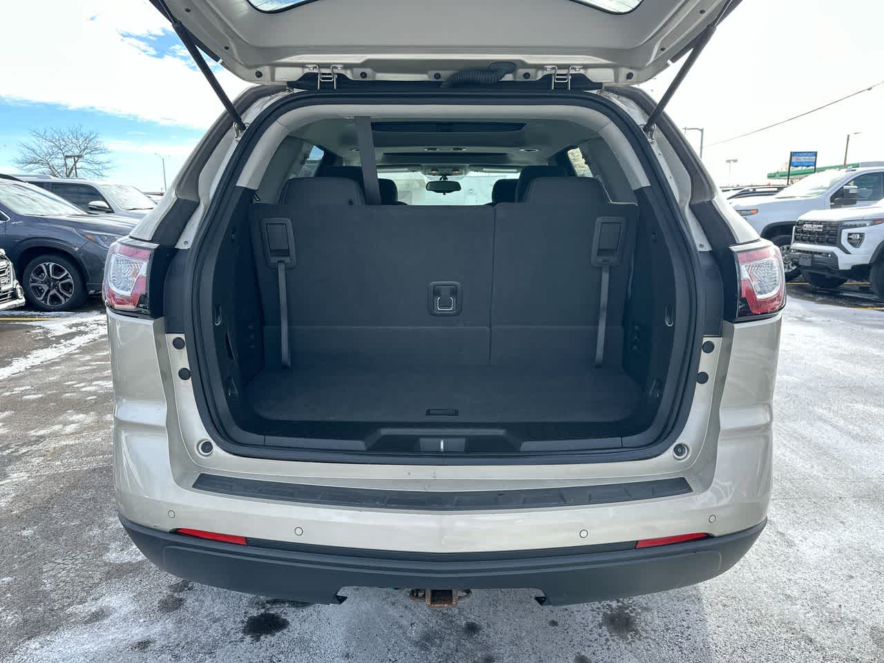 Thumbnail: 2017 Chevrolet Traverse - 37