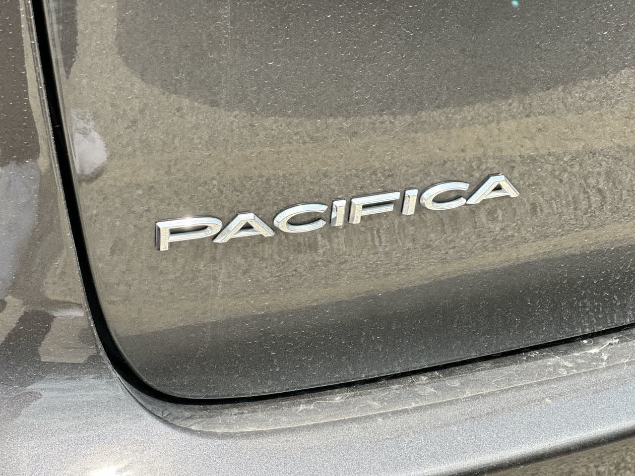 2017 Chrysler Pacifica  29