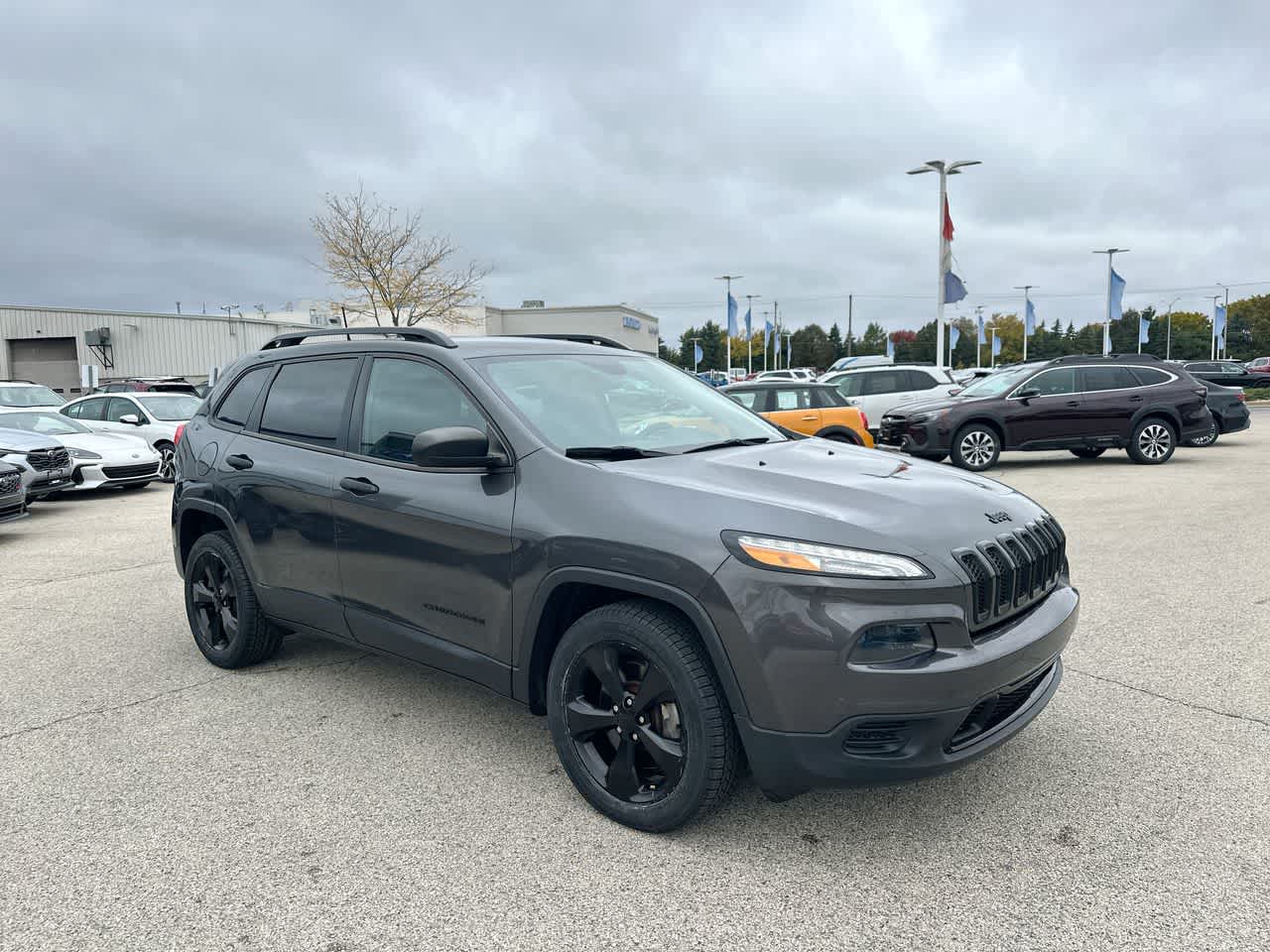 Thumbnail: 2016 Jeep Cherokee - 15