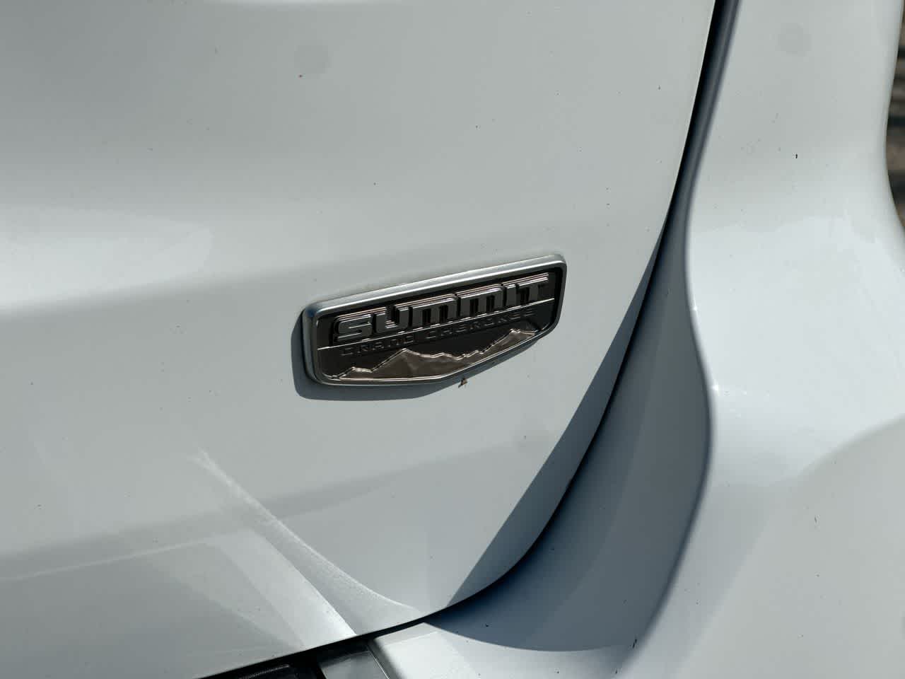 Thumbnail: 2020 Jeep Grand Cherokee - 18