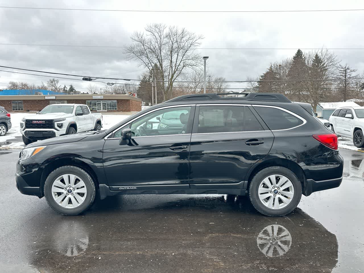 Thumbnail: 2016 Subaru Outback - 10