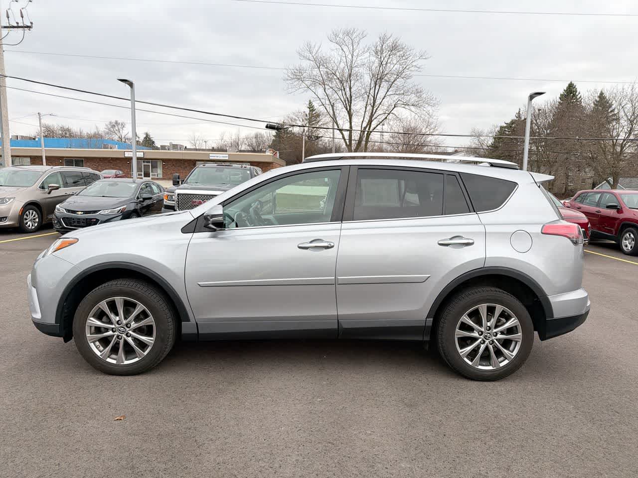 Thumbnail: 2016 Toyota RAV4 - 10