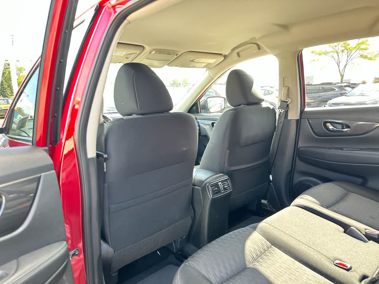 Thumbnail: 2017 Nissan Rogue - 23