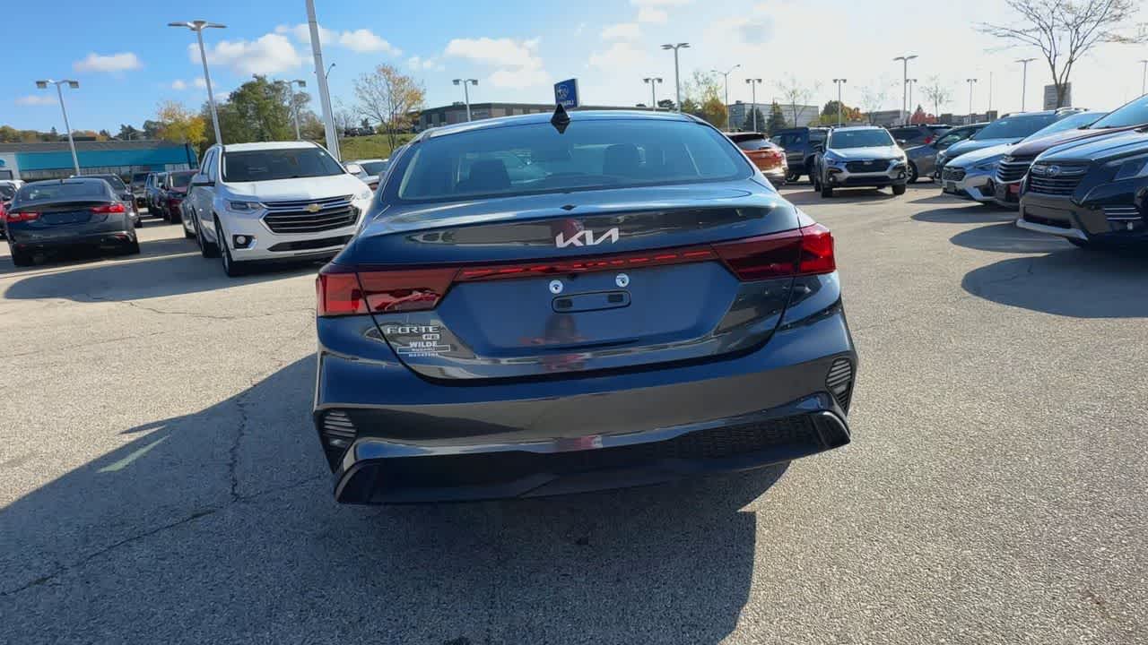 Thumbnail: 2022 Kia Forte - 7