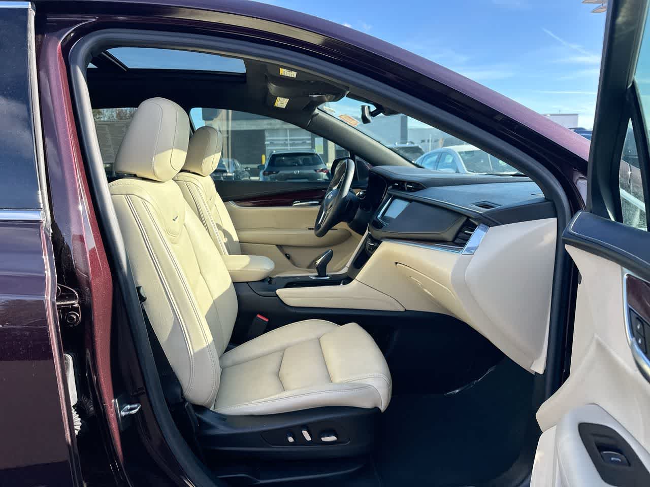 Thumbnail: 2017 Cadillac XT5 - 27