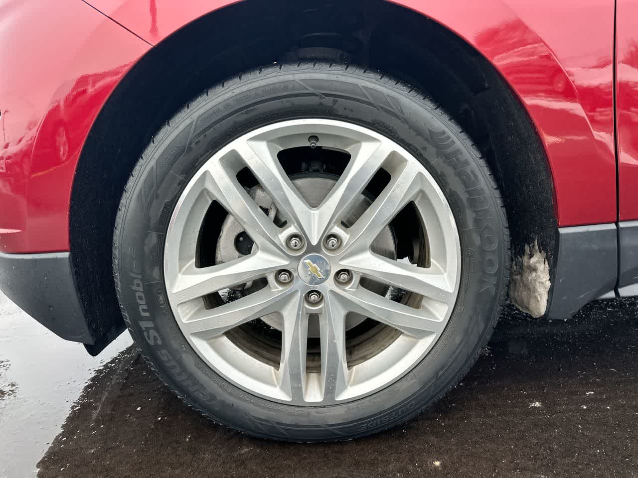 Thumbnail: 2019 Chevrolet Equinox - 19