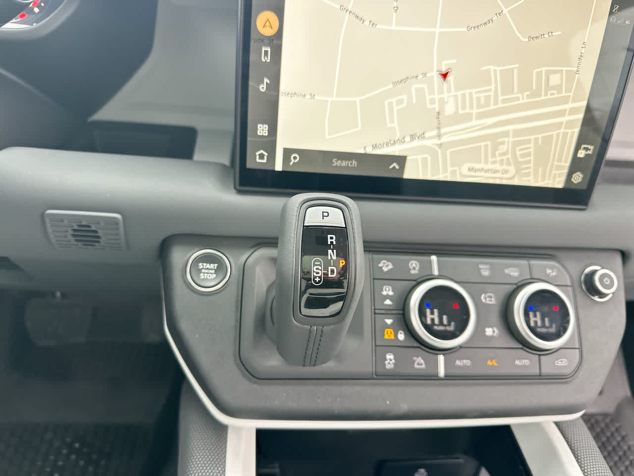 Thumbnail: 2025 Land Rover Defender - 34