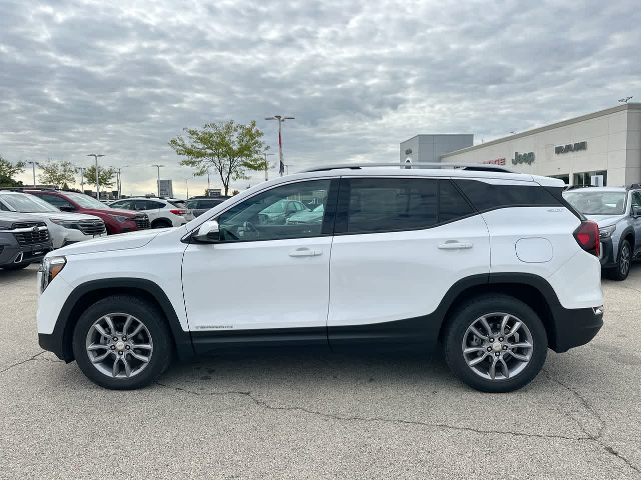 Thumbnail: 2022 GMC Terrain - 10