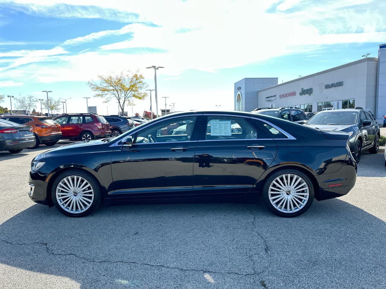 Thumbnail: 2017 Lincoln MKZ - 10