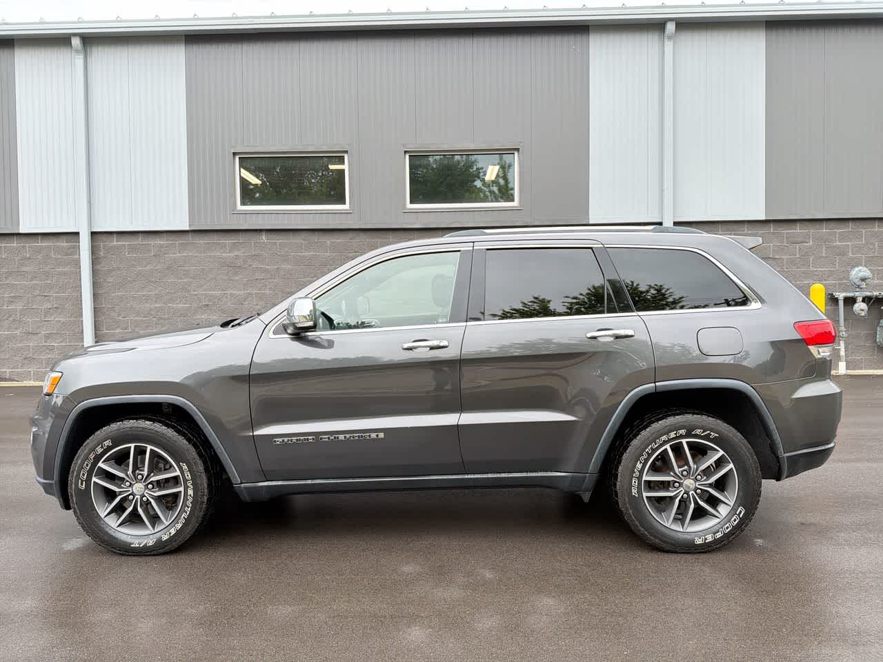 Thumbnail: 2018 Jeep Grand Cherokee - 10