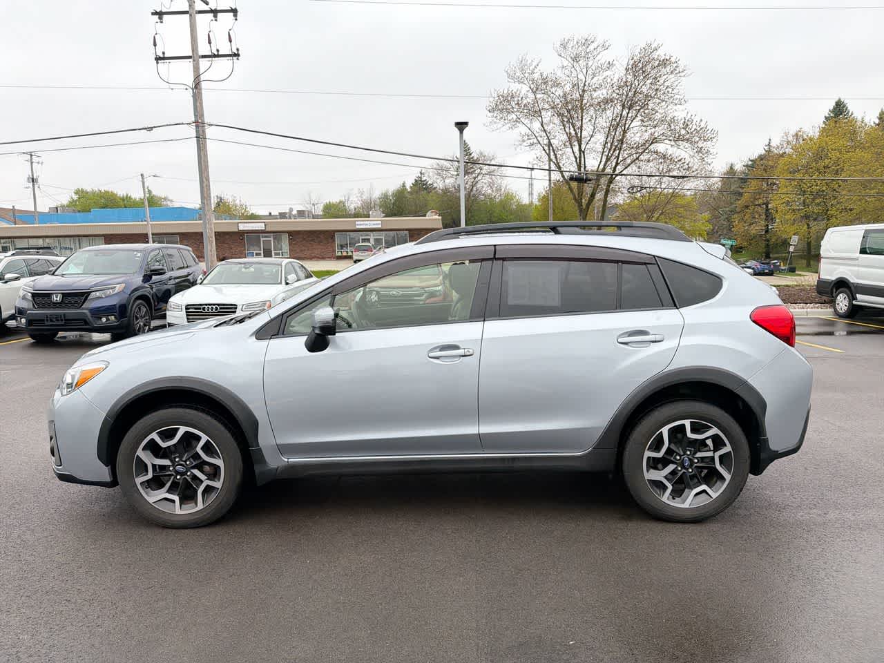 Thumbnail: 2016 Subaru Crosstrek - 10